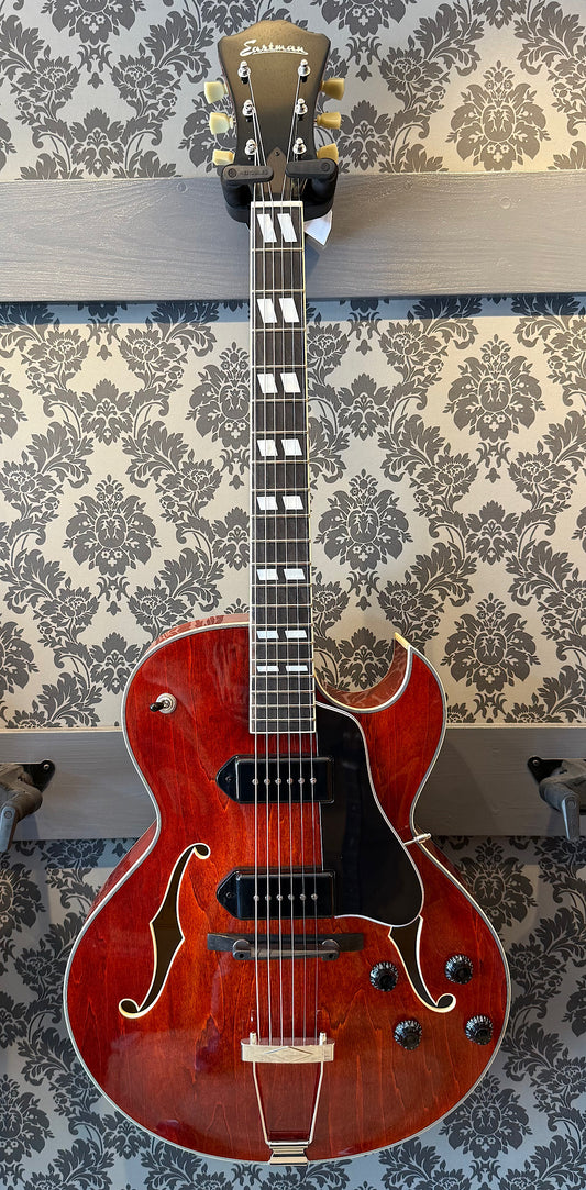 Eastman AR372CE-P90 Archtop Tonerider P90 incl.case (occasion)