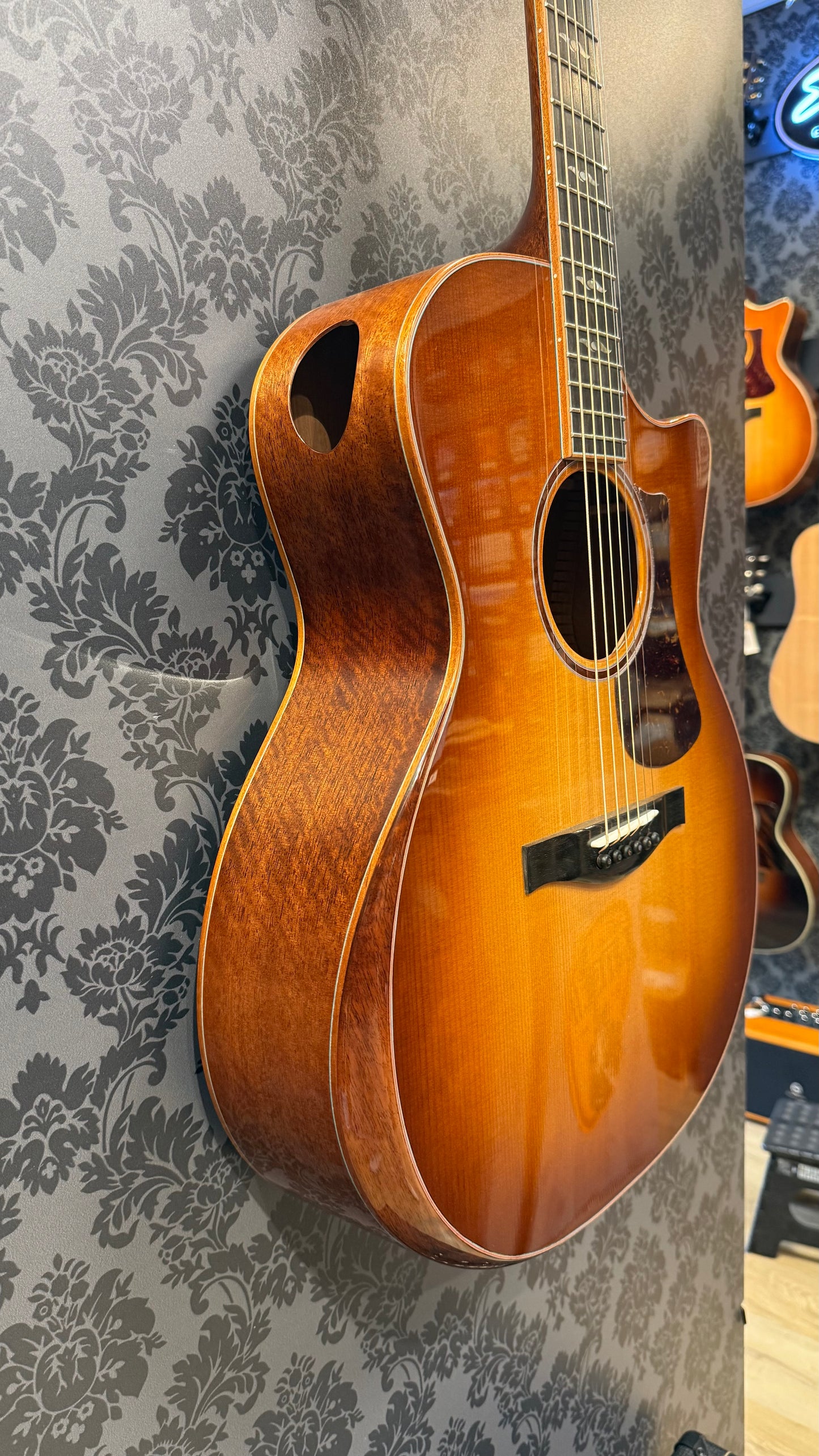 Eastman AC522CE Gold Burst Incl. Case (B-stock)