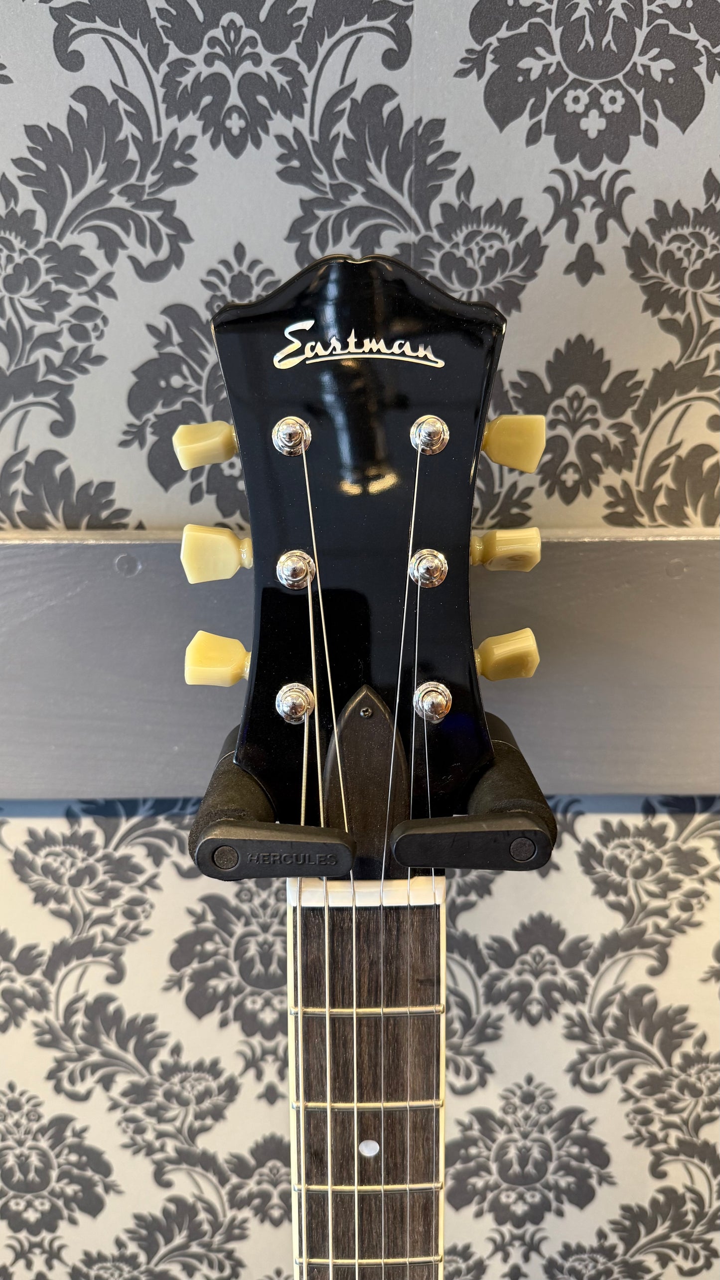 Eastman T-386 16" Thinline Kent Armstrong incl.case (B-stock)