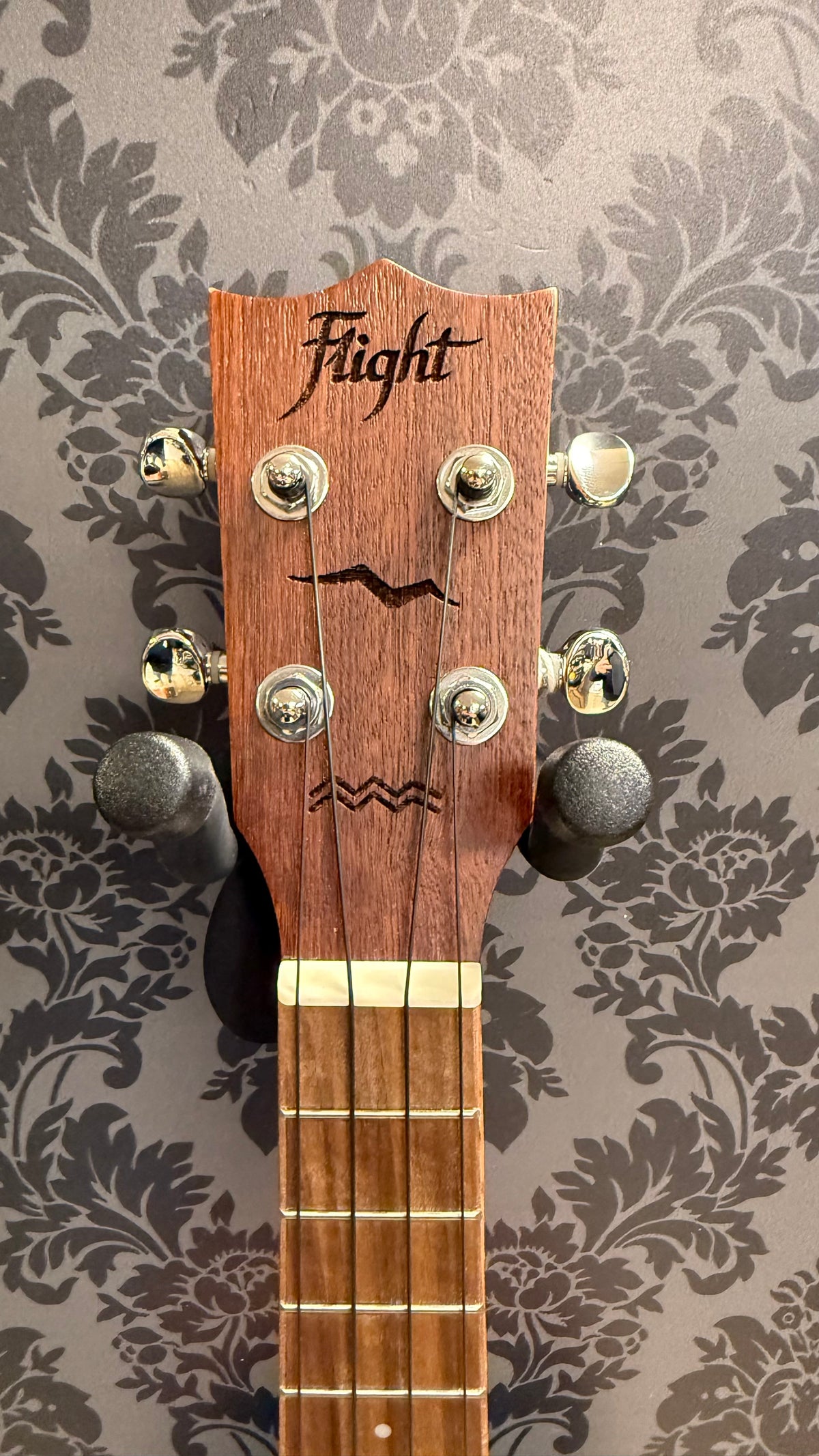 Flight AUC-33 Mansion Orchid Concert Ukulele