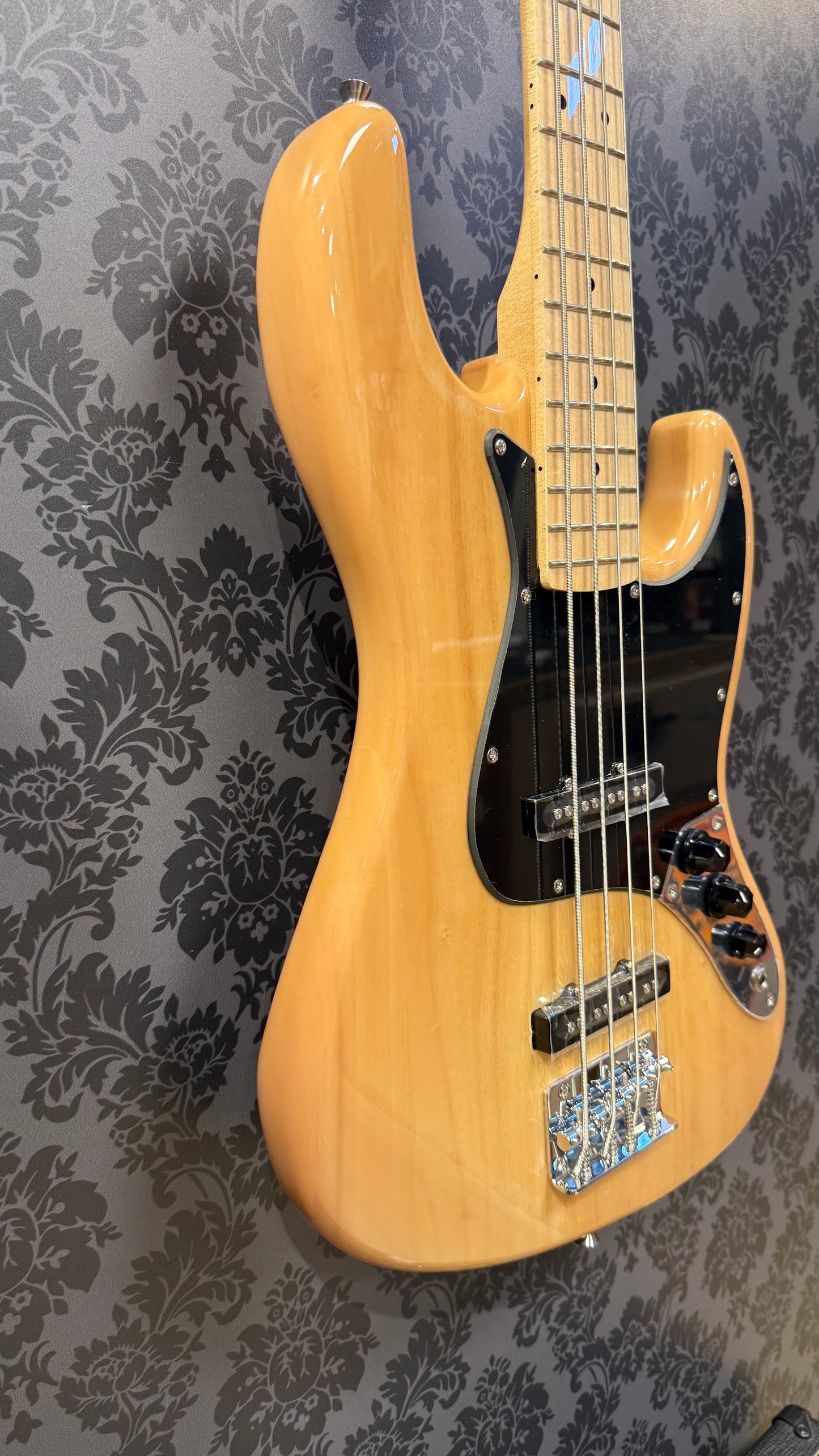 Eko JB 401 Natural Bass