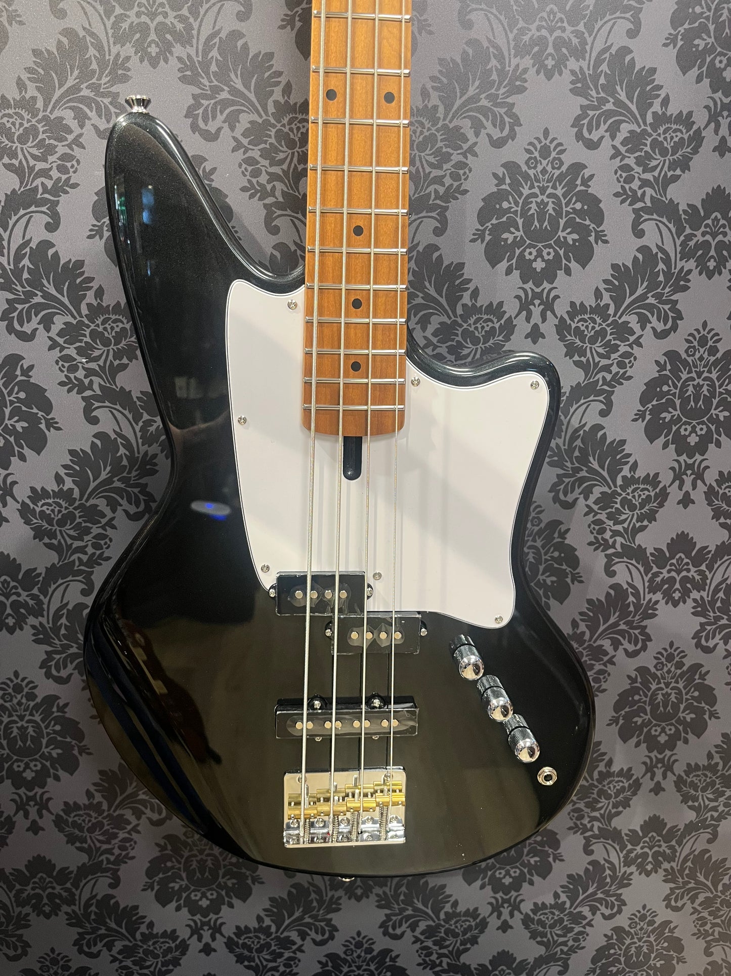 Ashdown The Saint Gloss Black