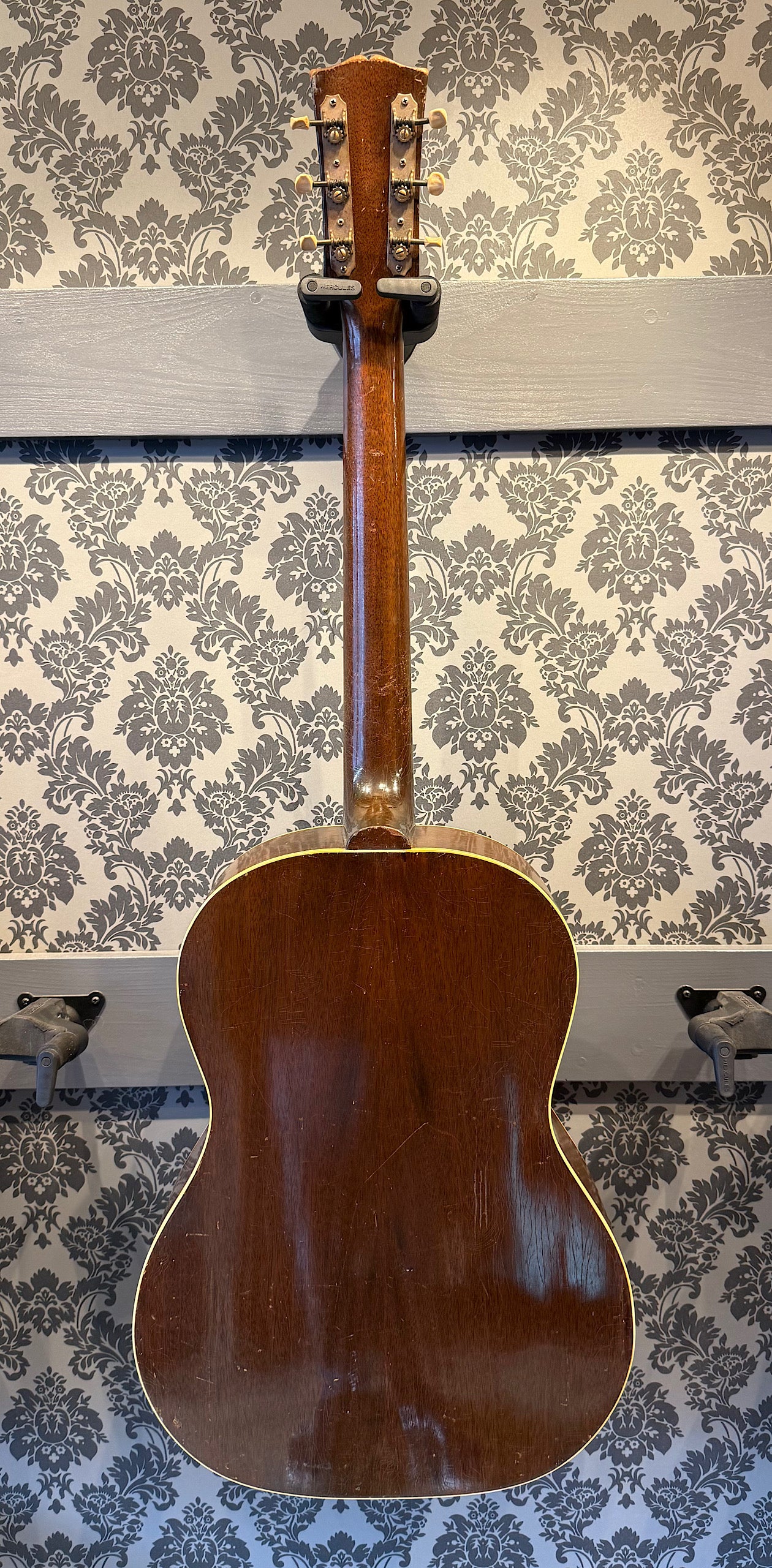 Gibson LG-2 1947 incl.case (occasion)