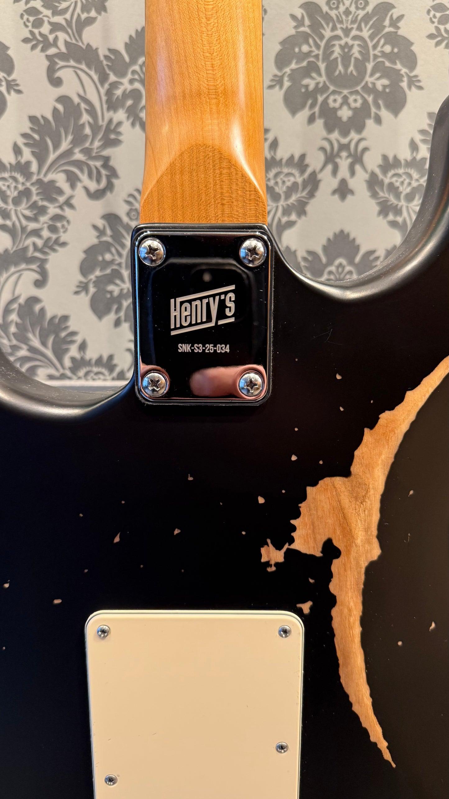 Henry's ST-1 Mamba Black Relic incl.bag