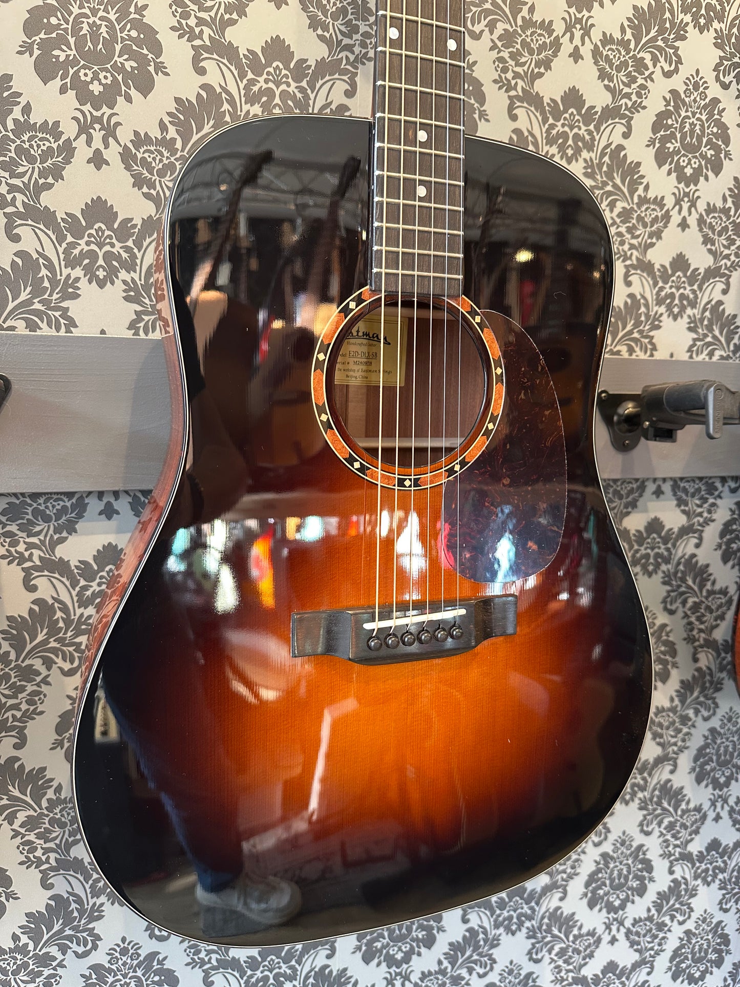 Eastman E2D Sunburst Deluxe Incl. gigbag B-Stock