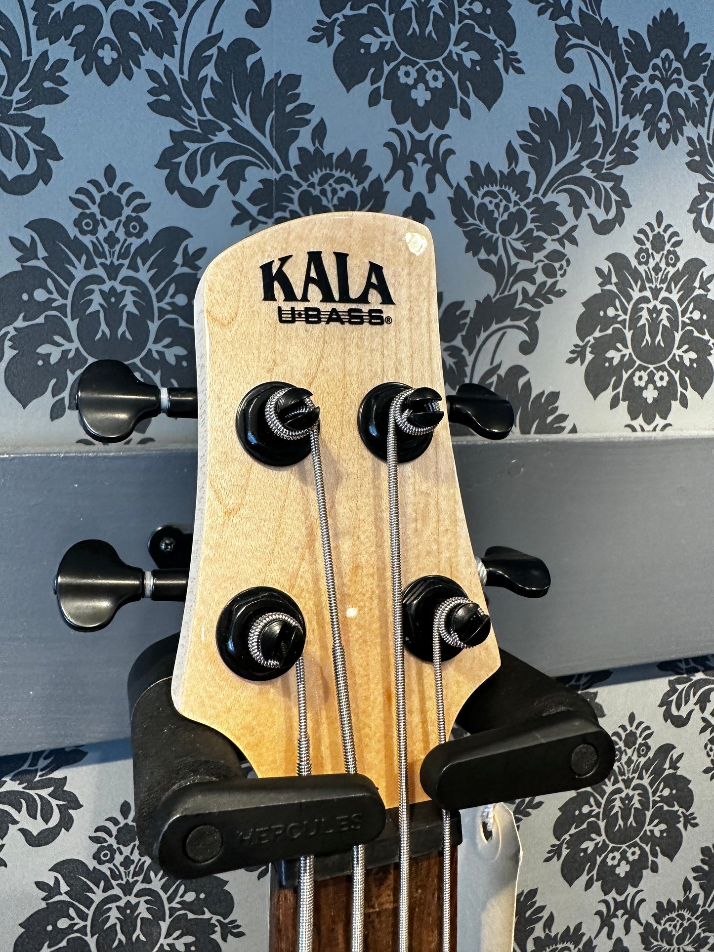 Kala Solid Body U-Bass Tobacco Burst