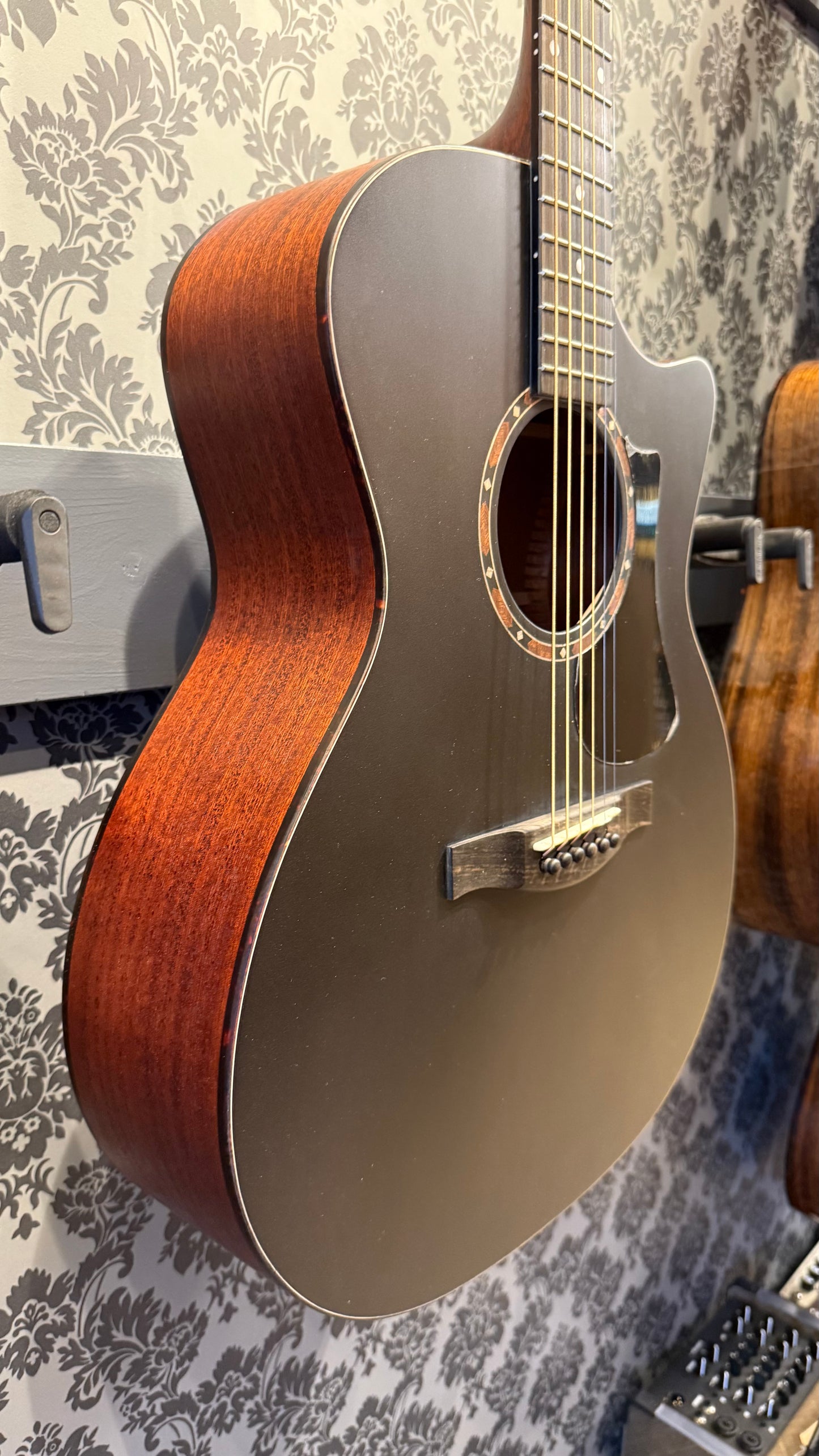 Eastman AC122-2CE BK Incl. Gigbag