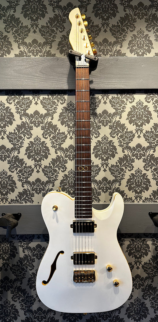 Chapman Chris Robertson Signature White Incl. gigbag