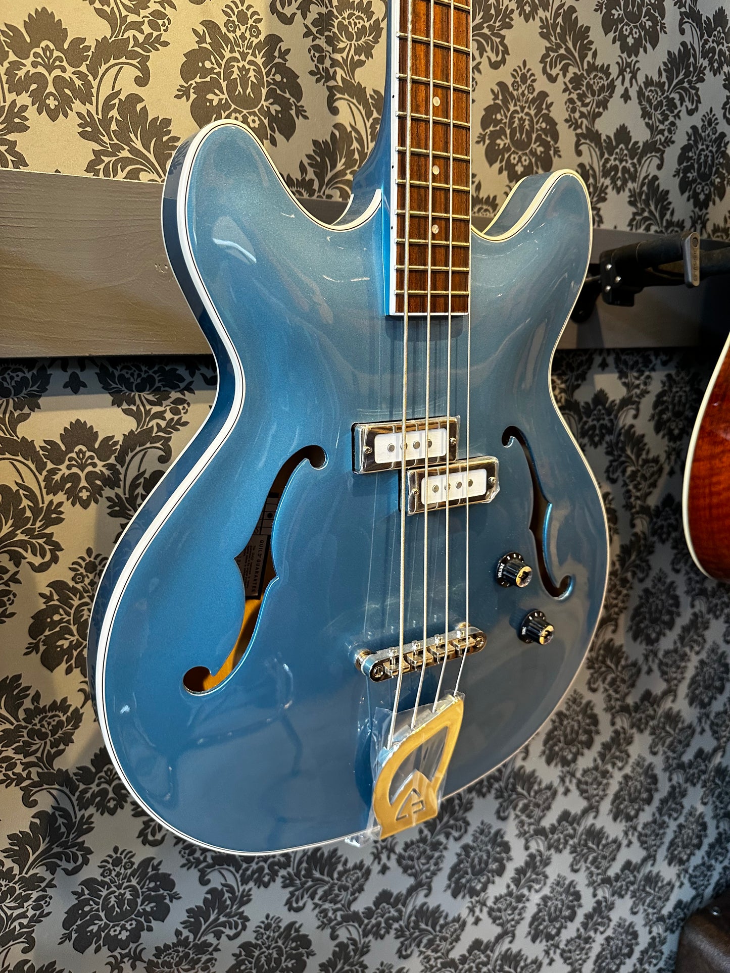 Guild Starfire Bass Pelham Blue