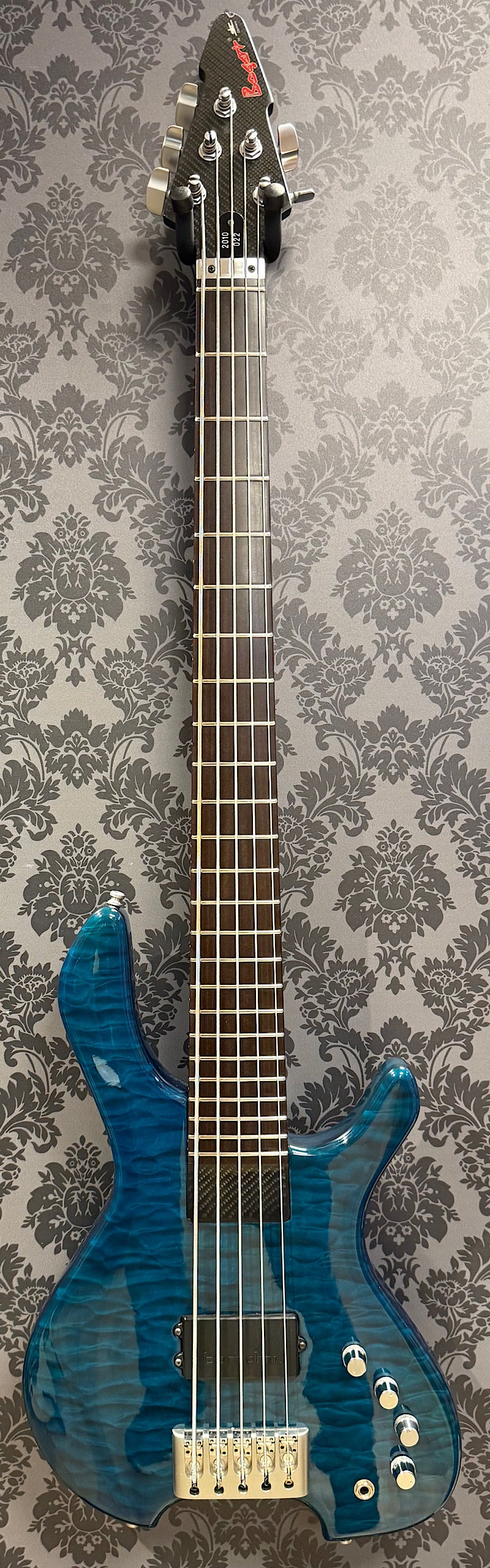 Bogart "New Bogart V" bass + case (occasion)