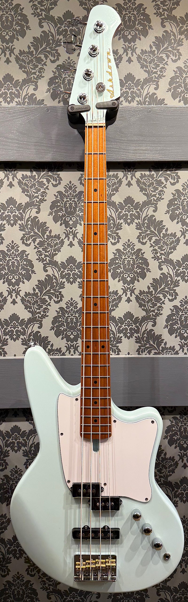 Ashdown The Saint Ice Blue