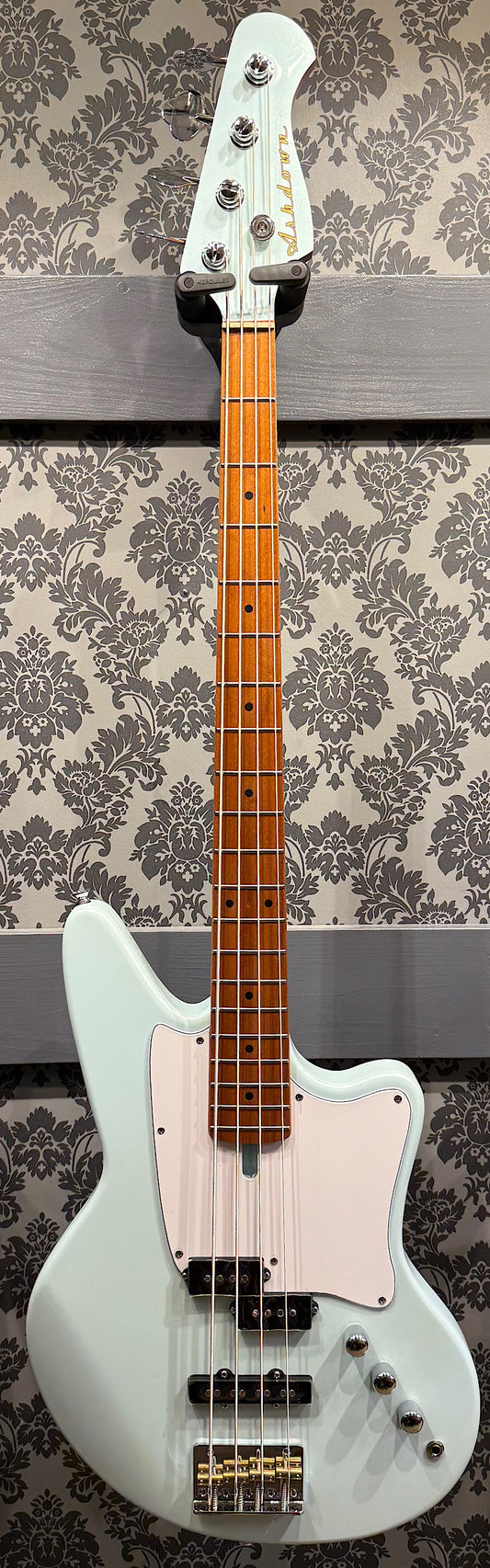 Ashdown The Saint Ice Blue