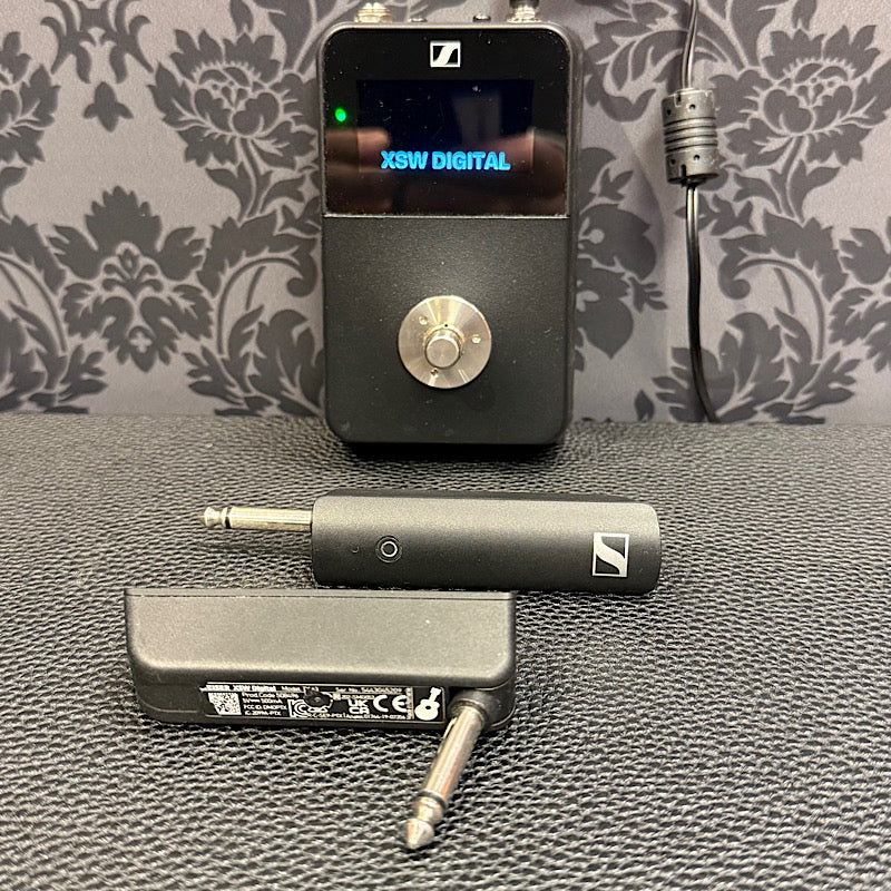 Sennheiser XSW-D digital wireless with extra guitar unit (occasion)