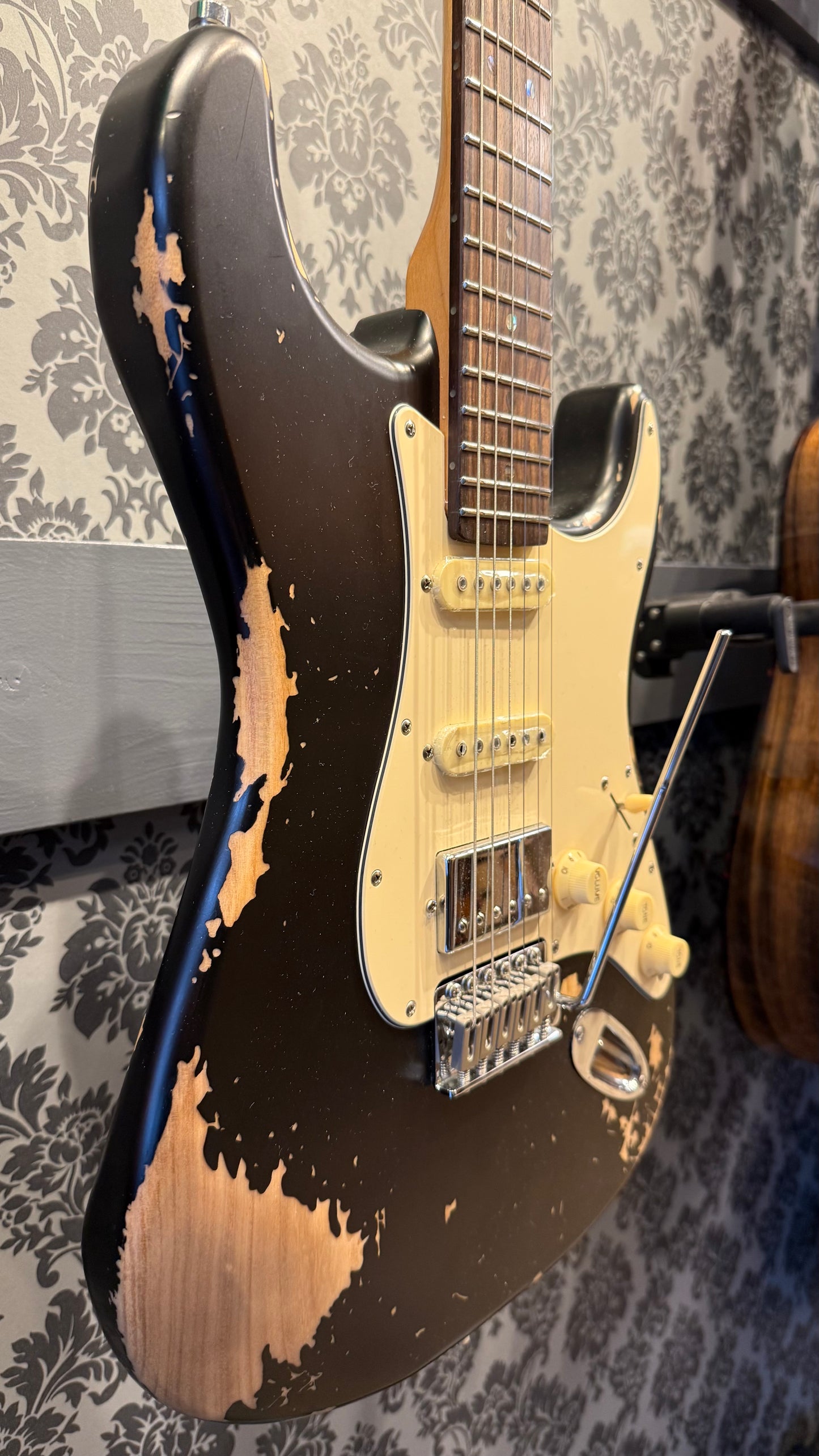 Henry's ST-1 Mamba Black Relic incl.bag