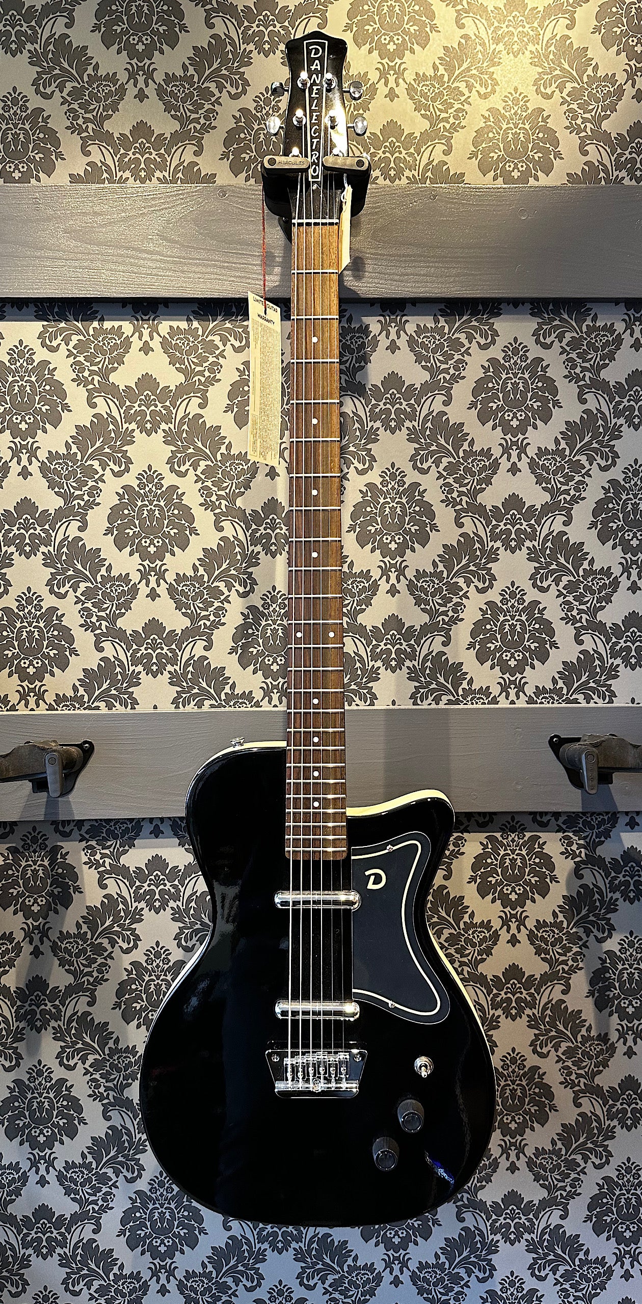 Danelectro 56 SC Bariton Zwart 