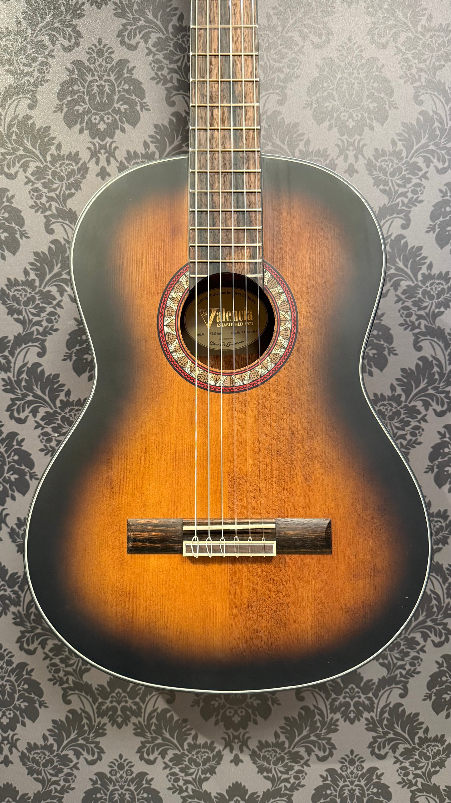 Valencia VC-404 HSB classic guitar 4/4