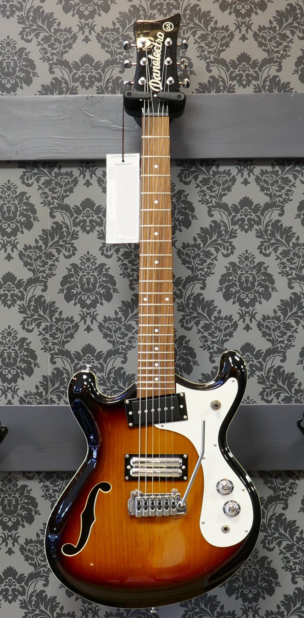 Danelectro 66T 3 Tone Sunburst