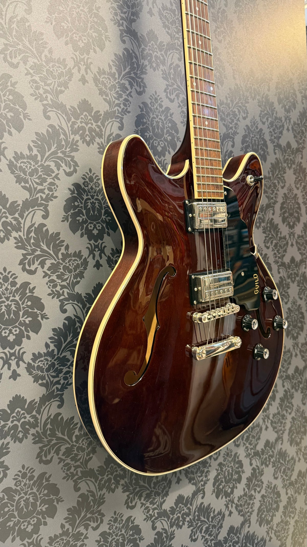 Guild Starfire 1 DC Newark ST vintage walnut (occasion)