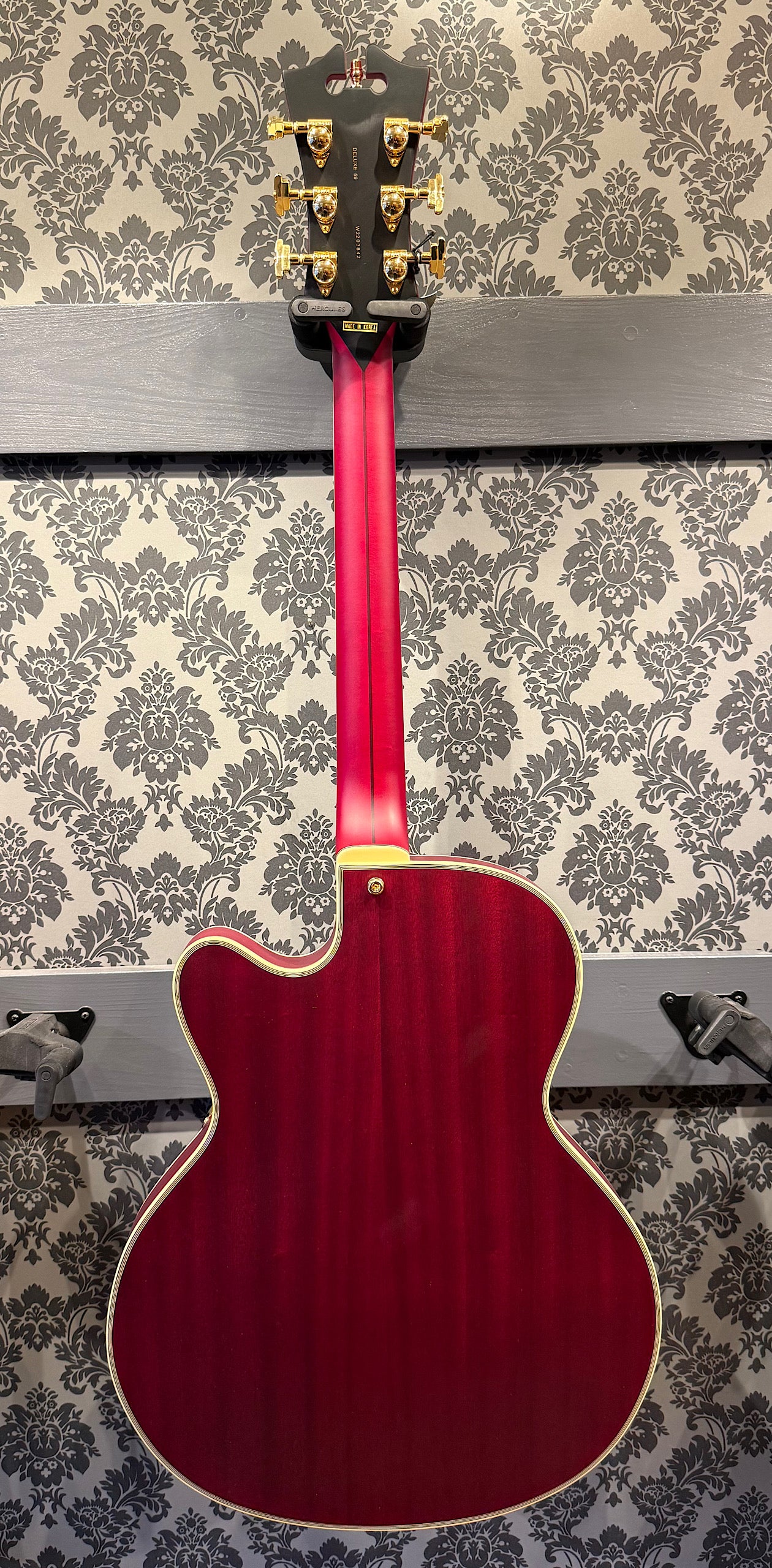 DAngelico Deluxe SS Satin Trans Wine incl. Case