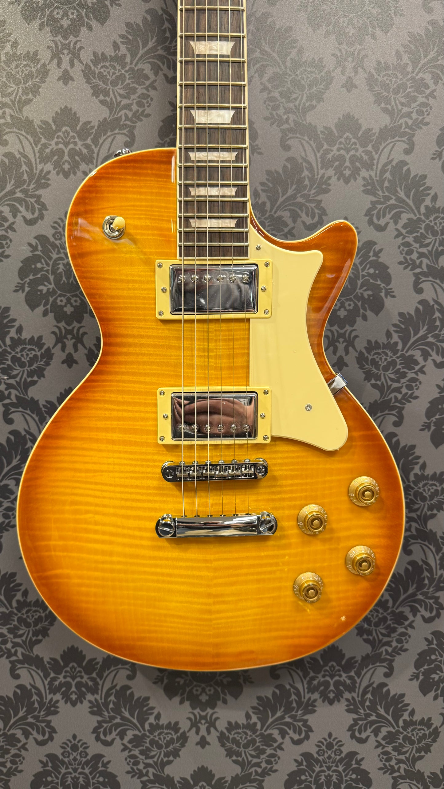 Heritage Ascent+ H-150 dirty lemon burst