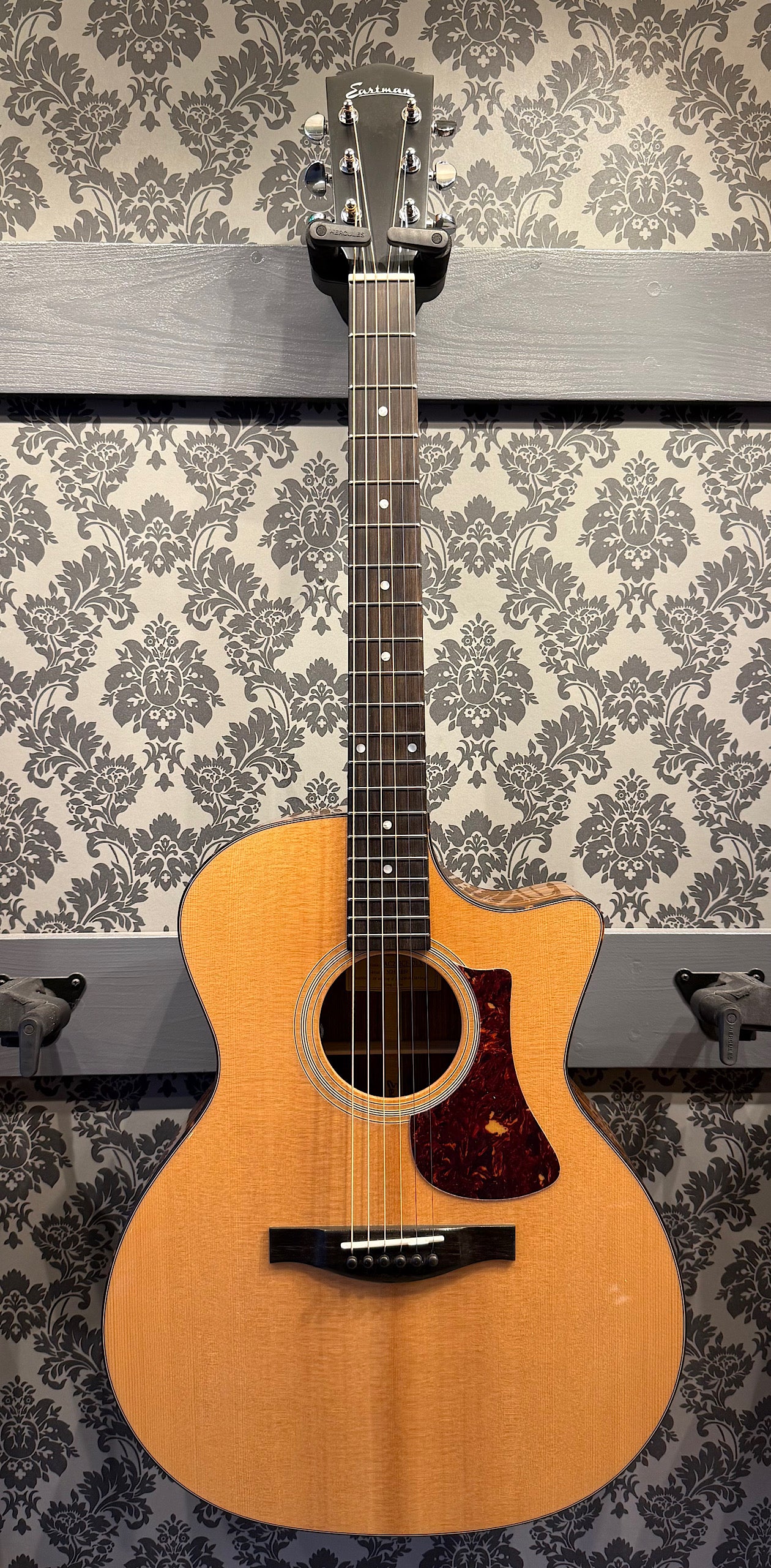 Eastman AC222 CE Deluxe incl. gigbag (B-STOCK)