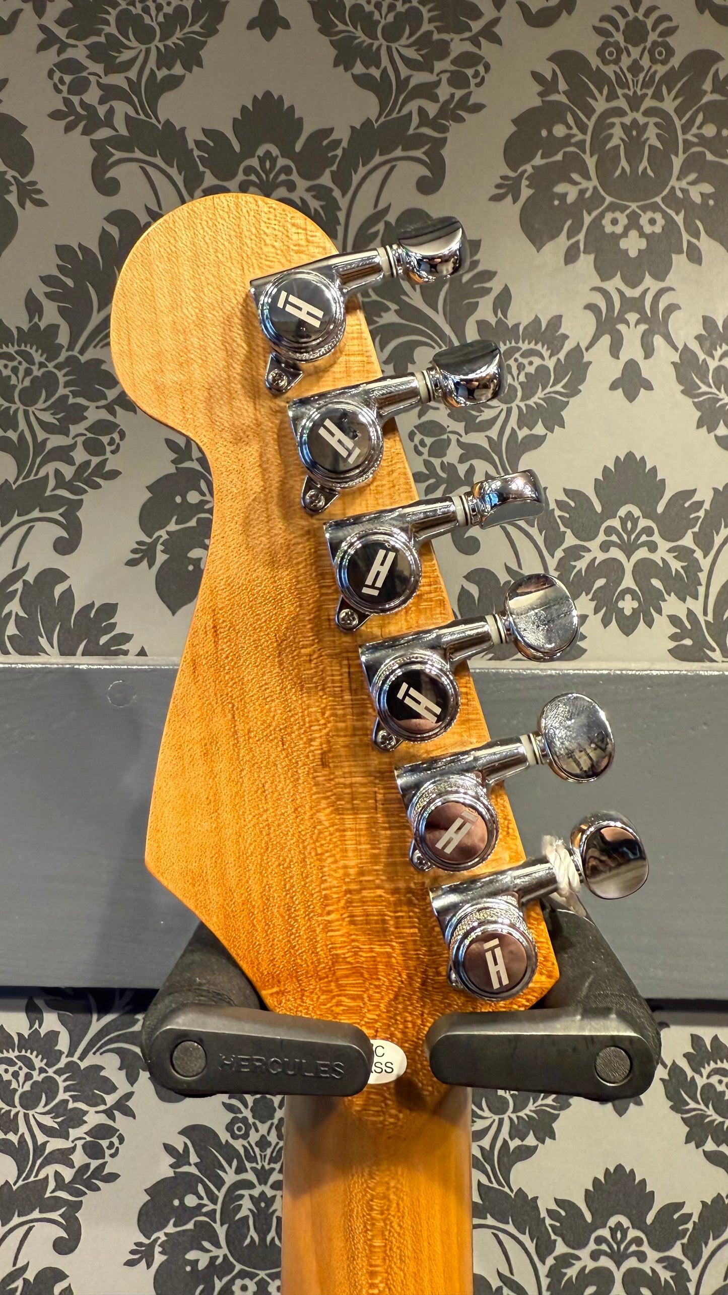 Henry's ST-1 Mamba Black Relic incl.bag