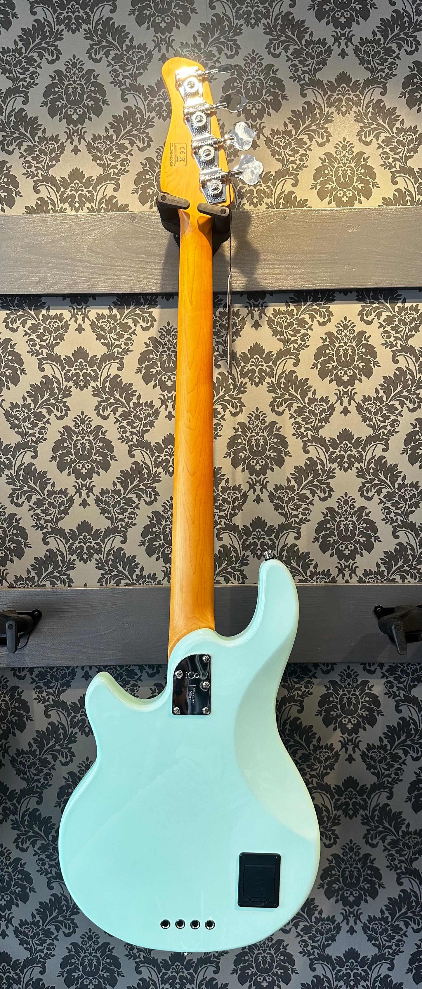 Sire Basses Marcus Miller mahogany Z7 Mint Green