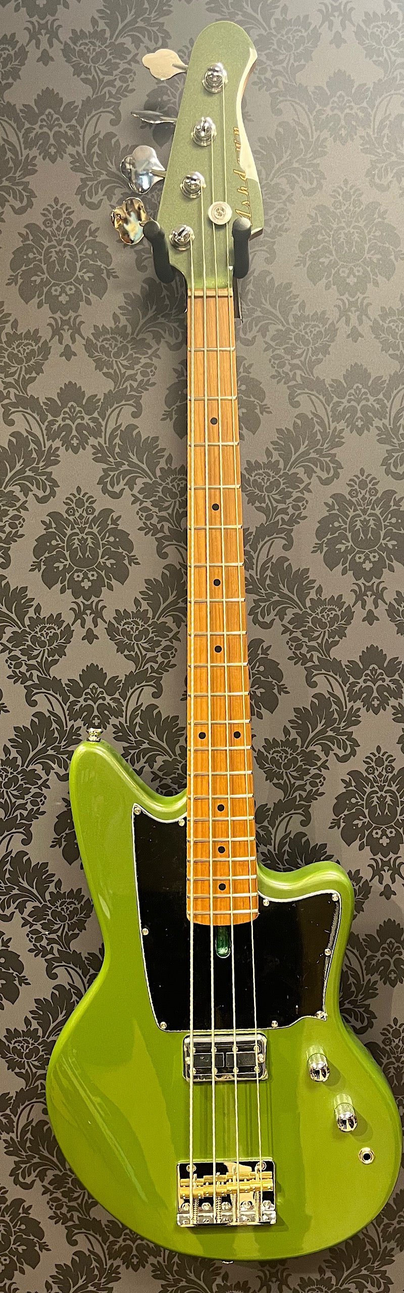 Ashdown The Capri Onyx Green