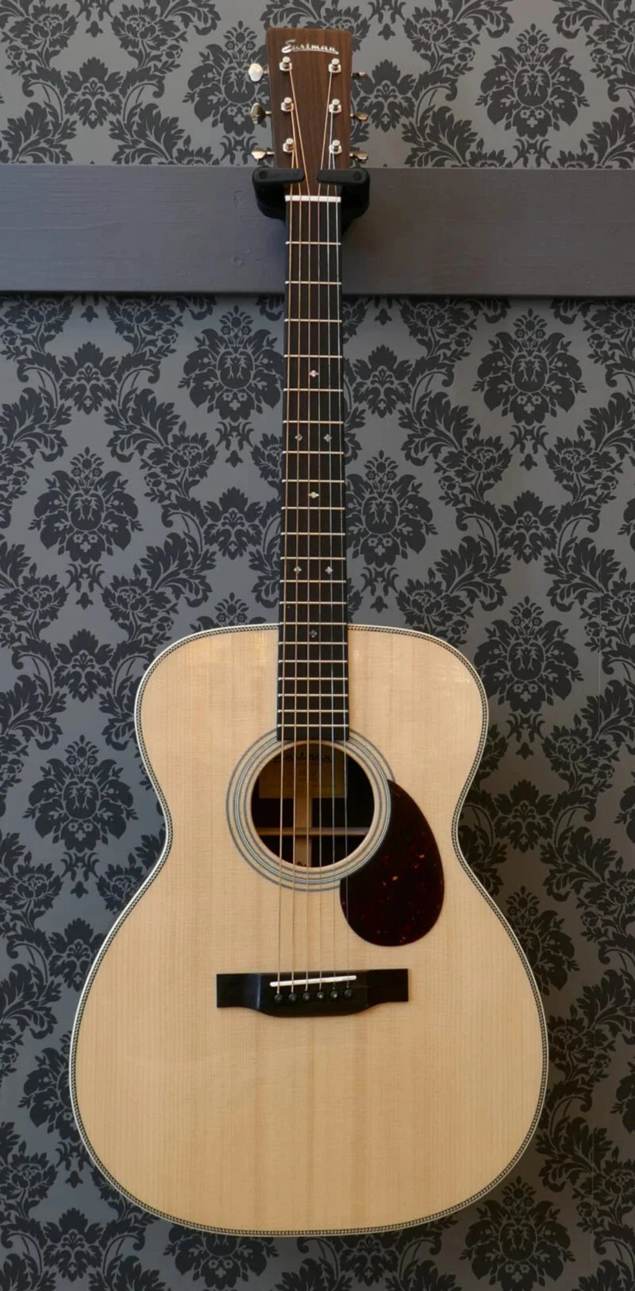 Eastman E8OM Incl. case