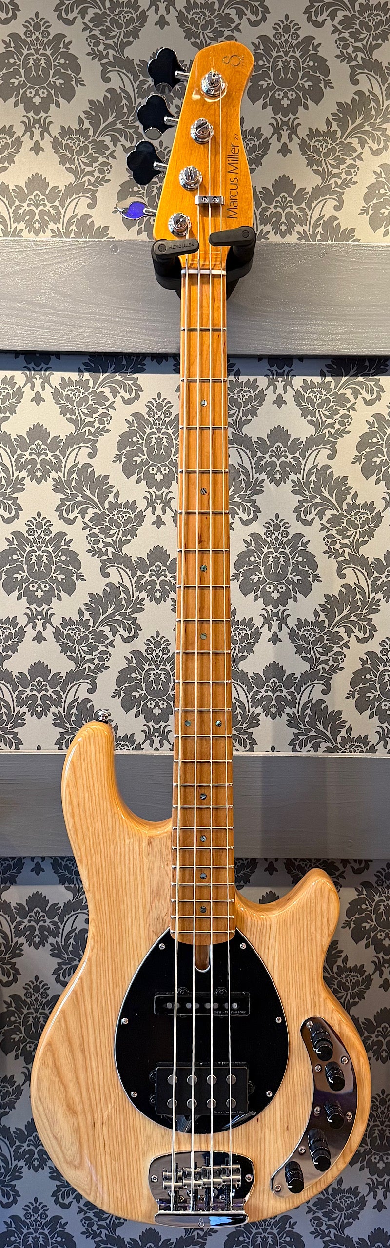 Sire Basses Z7 Marcus Miller swamp ash Naturel