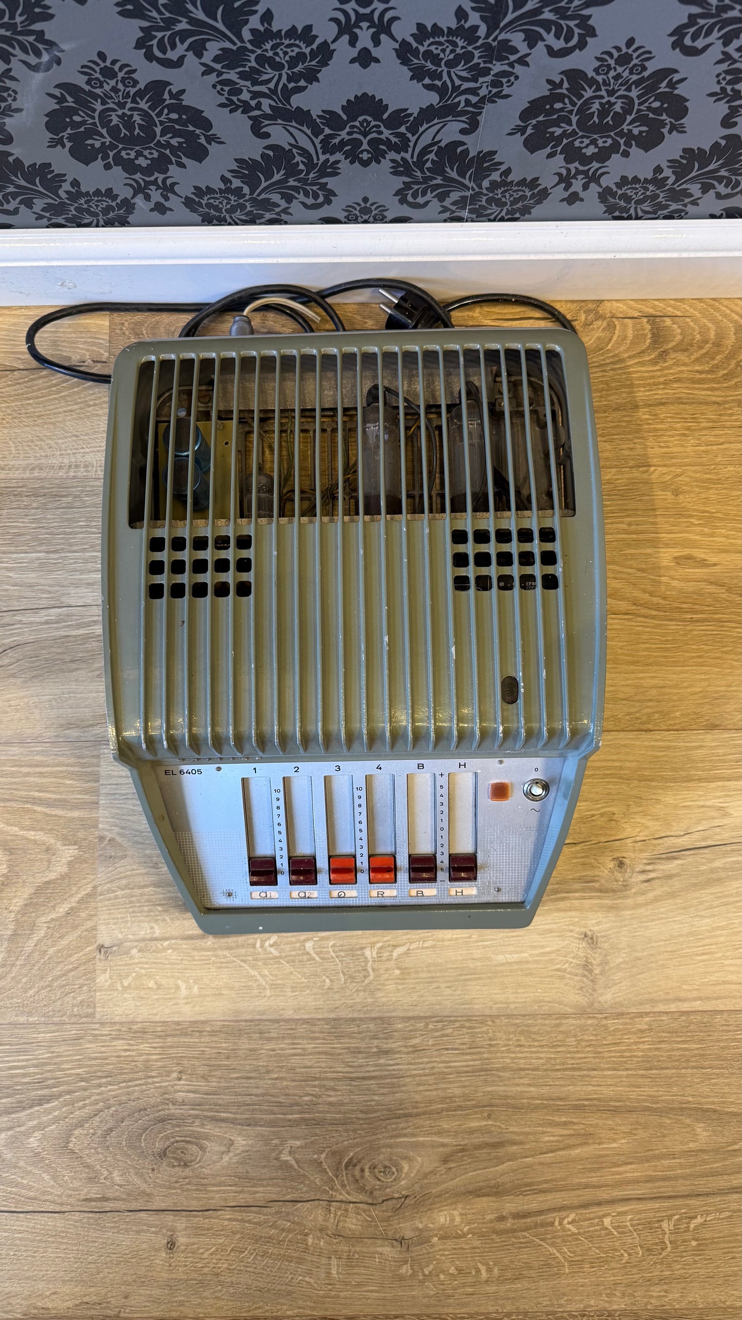 Philips EL6405 Fifties tube amp/mixer adjusted for guitar (occasion)