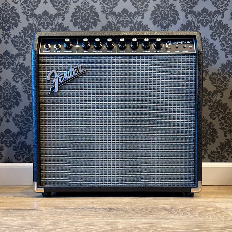 Fender Champion 40 Guitar Amplifier Combo with Effects (occasion)
