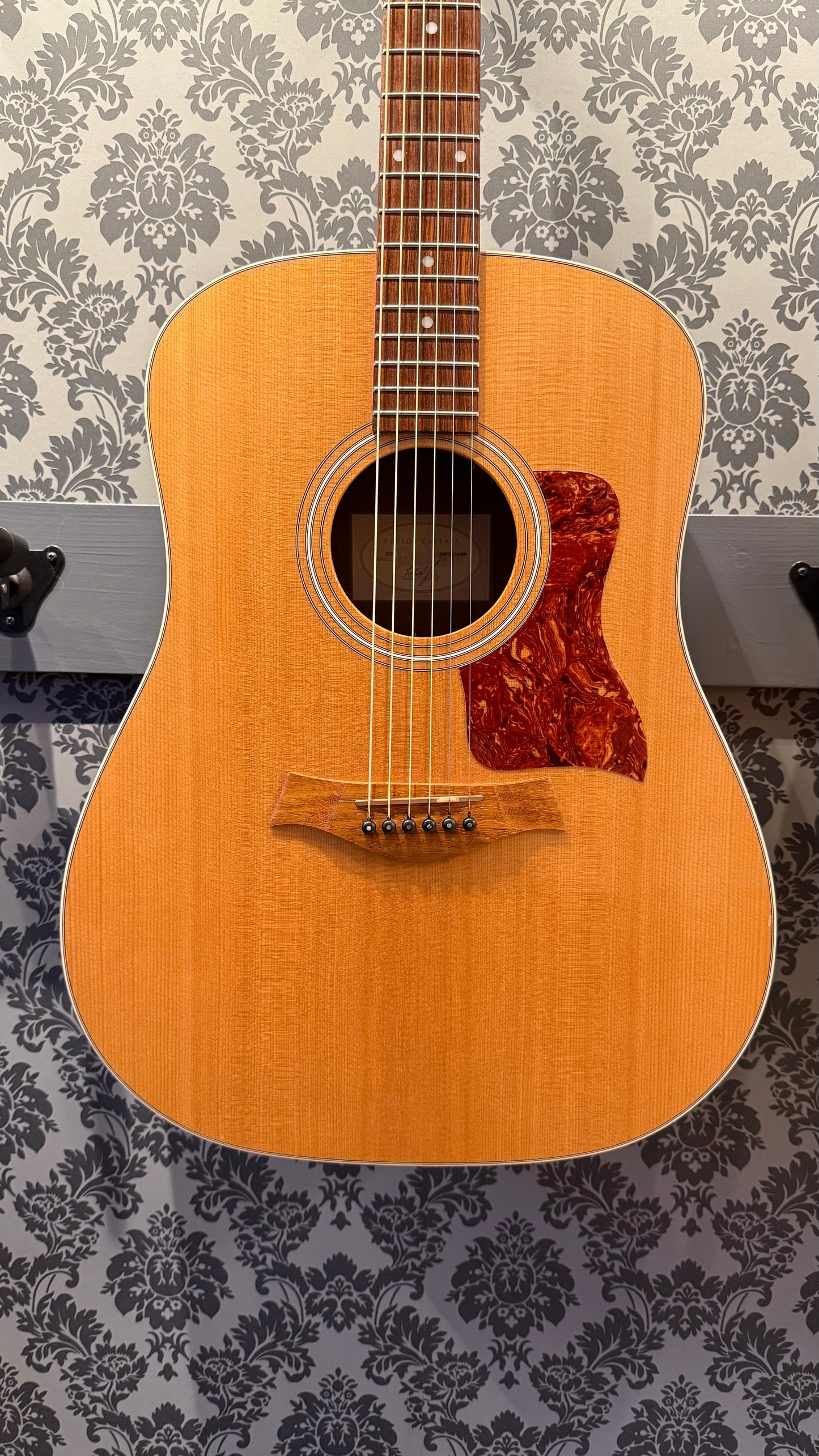 Taylor 210e 2007 natural incl. case