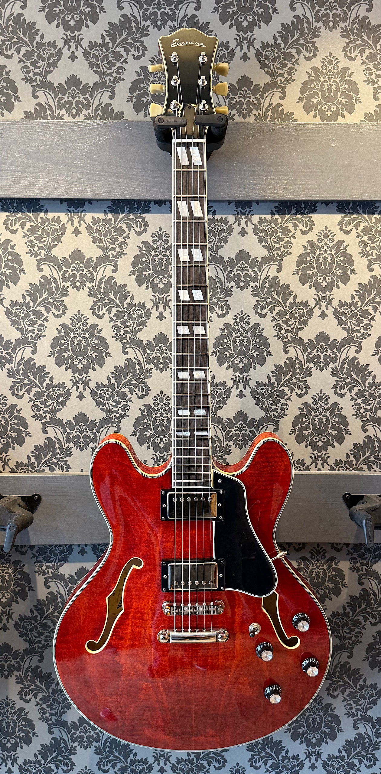 Eastman T486 16" Thinline Seymour Duncan HB incl.case (B stock)