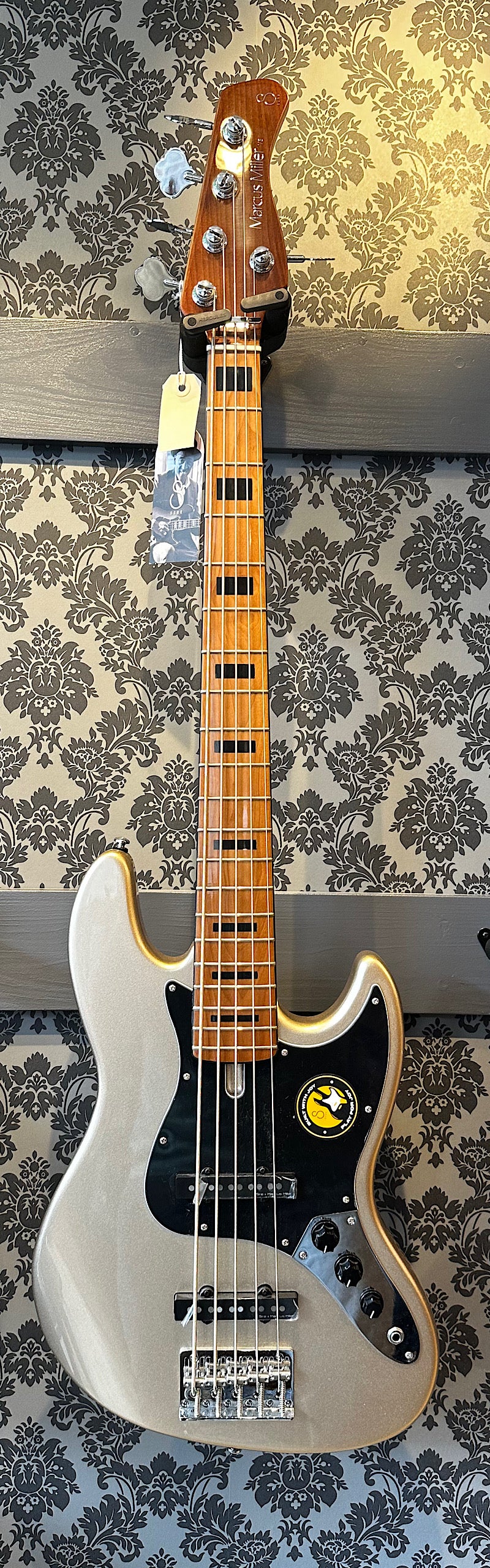 Sire Marcus Miller V5 5-string Champagne Gold