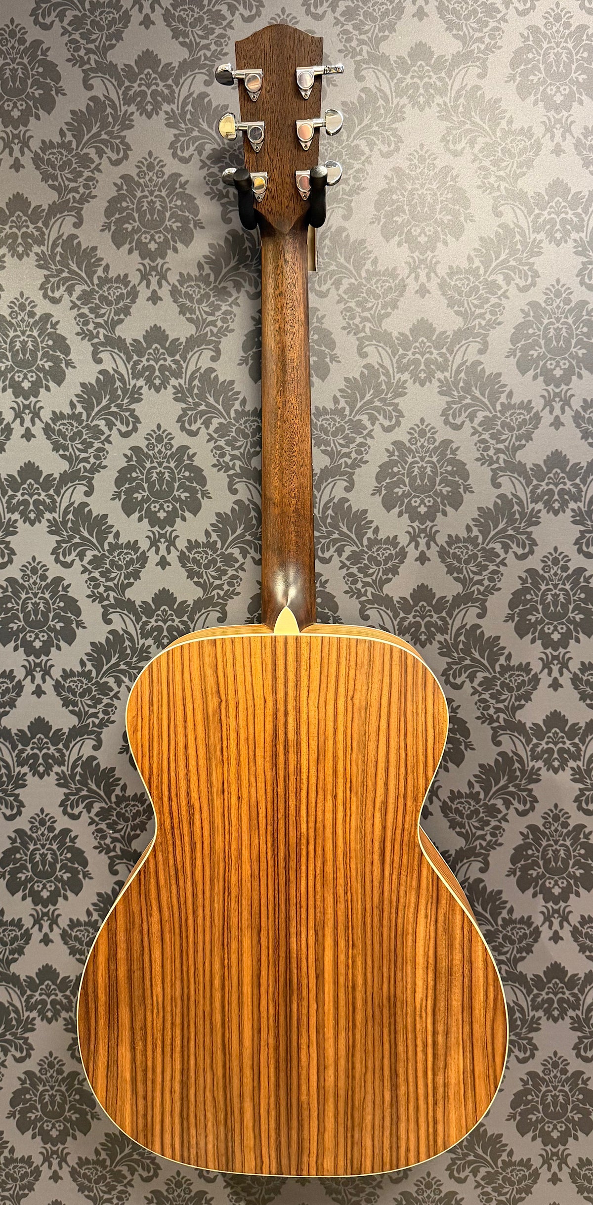 Eastman PCH2-OM Classic incl.gigbag