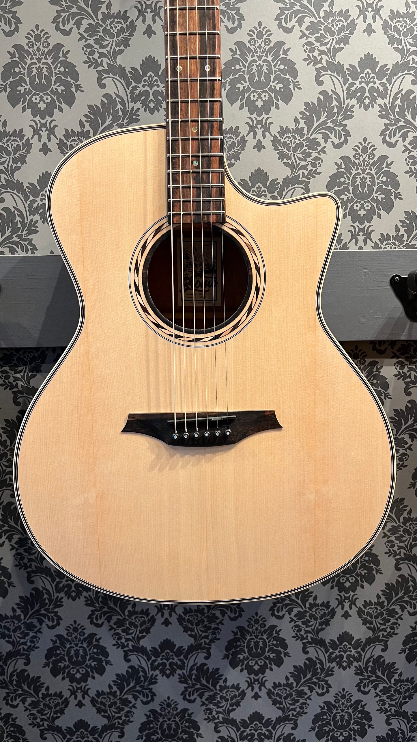 Bromo BAT-2CE Tahoma Series