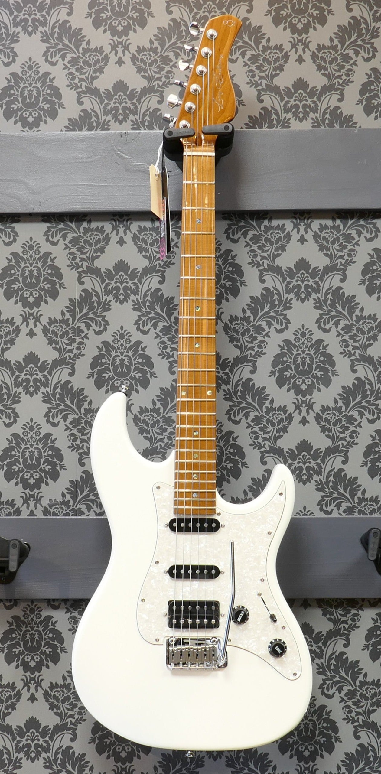 Sire S7 Antique White – Larry Carlton