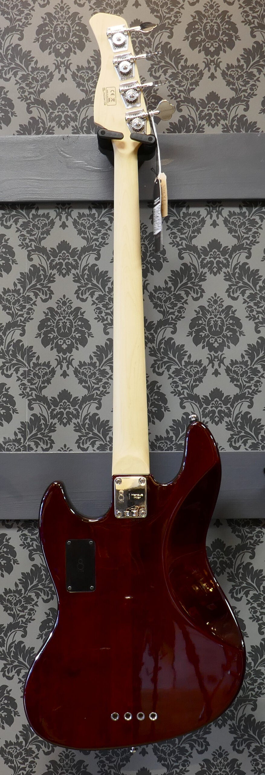 Sire V7 Marcus Miller Fretless