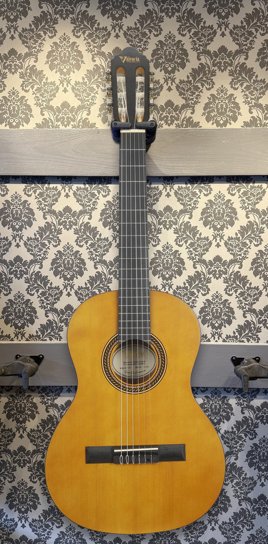Valencia VC203 classic guitar 3/4
