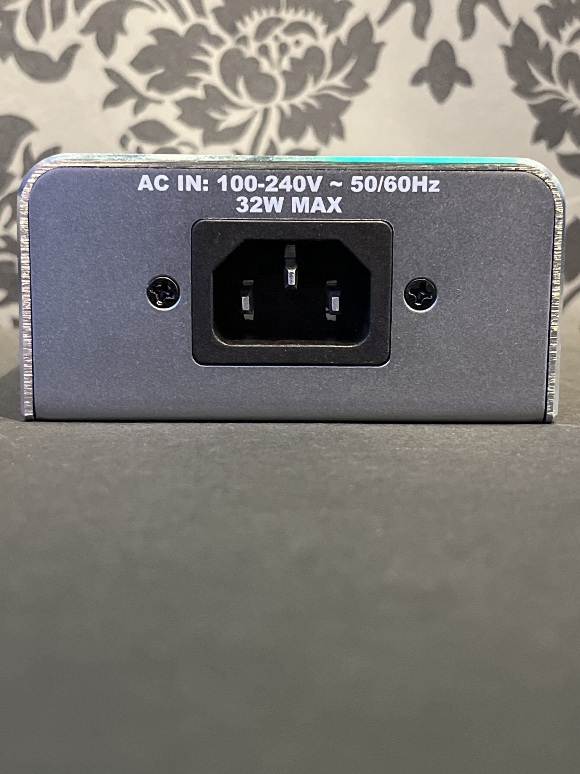 Fender Engine Room LVL 5 power supply – Rock City Guitar Shop