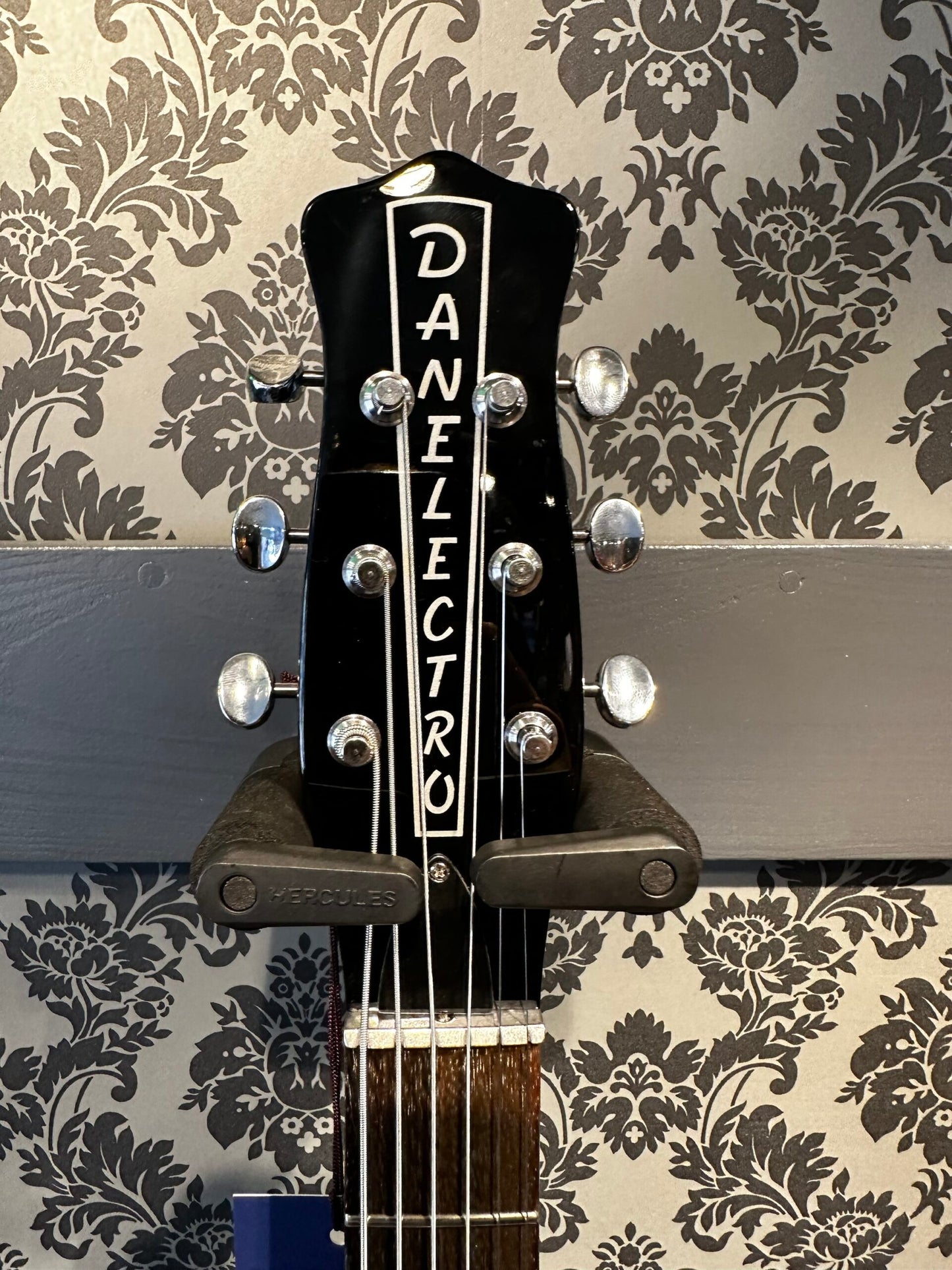 Danelectro 56 SC Bariton Zwart 