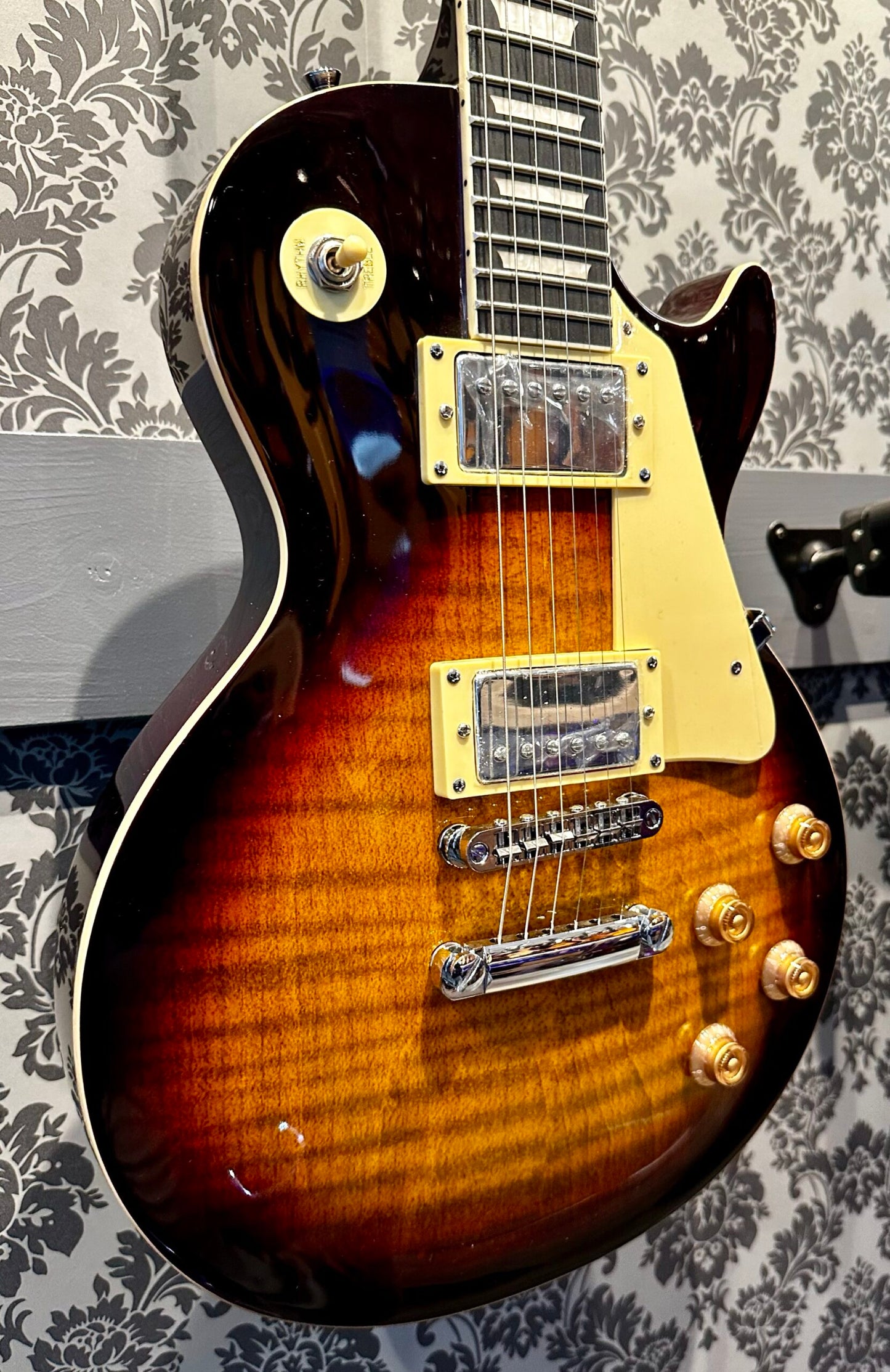 Eko VL480 Honey Sunburst