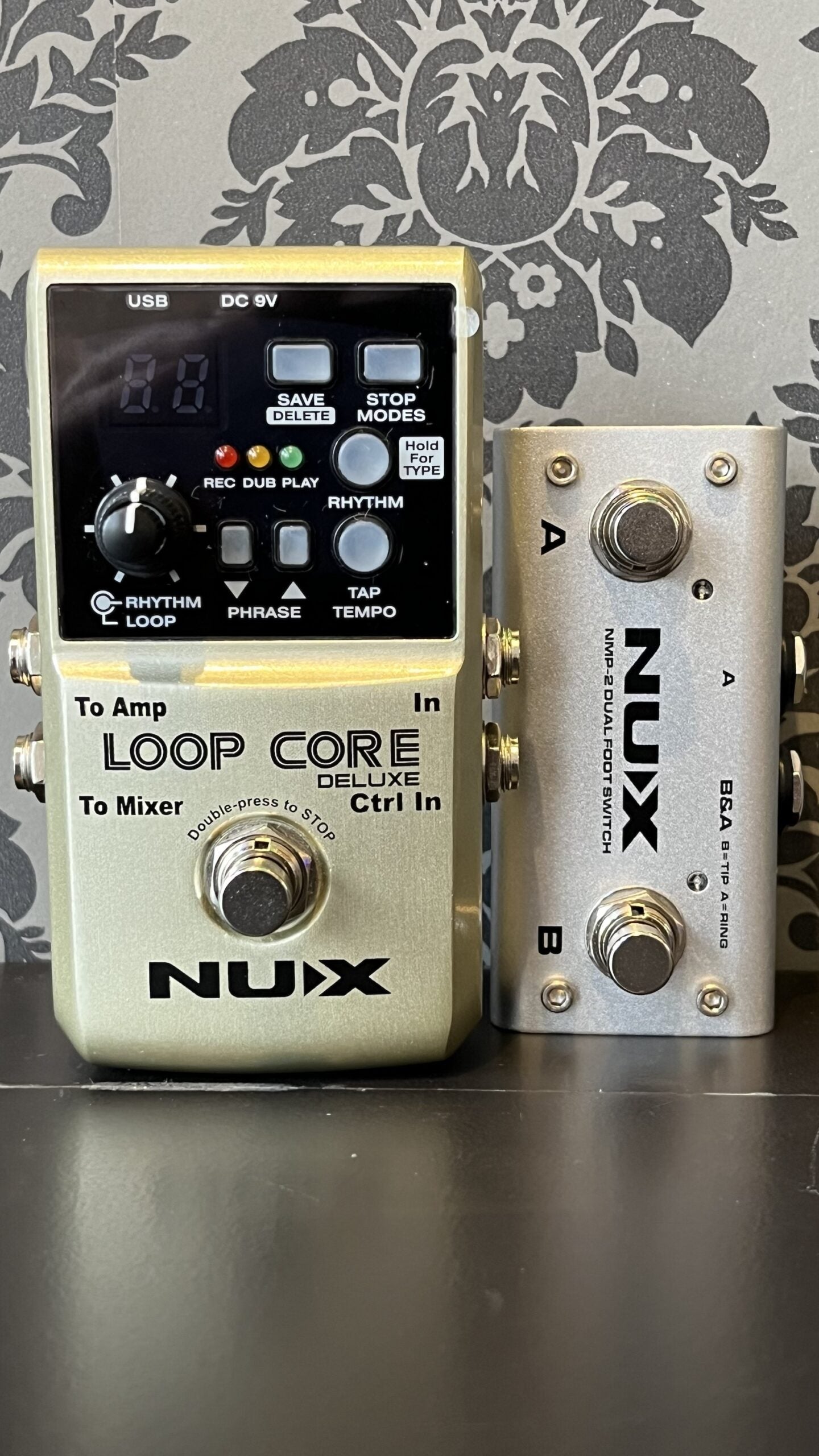 Nux Loop Core Deluxe – plus voetschakelaar – Rock City Guitar Shop