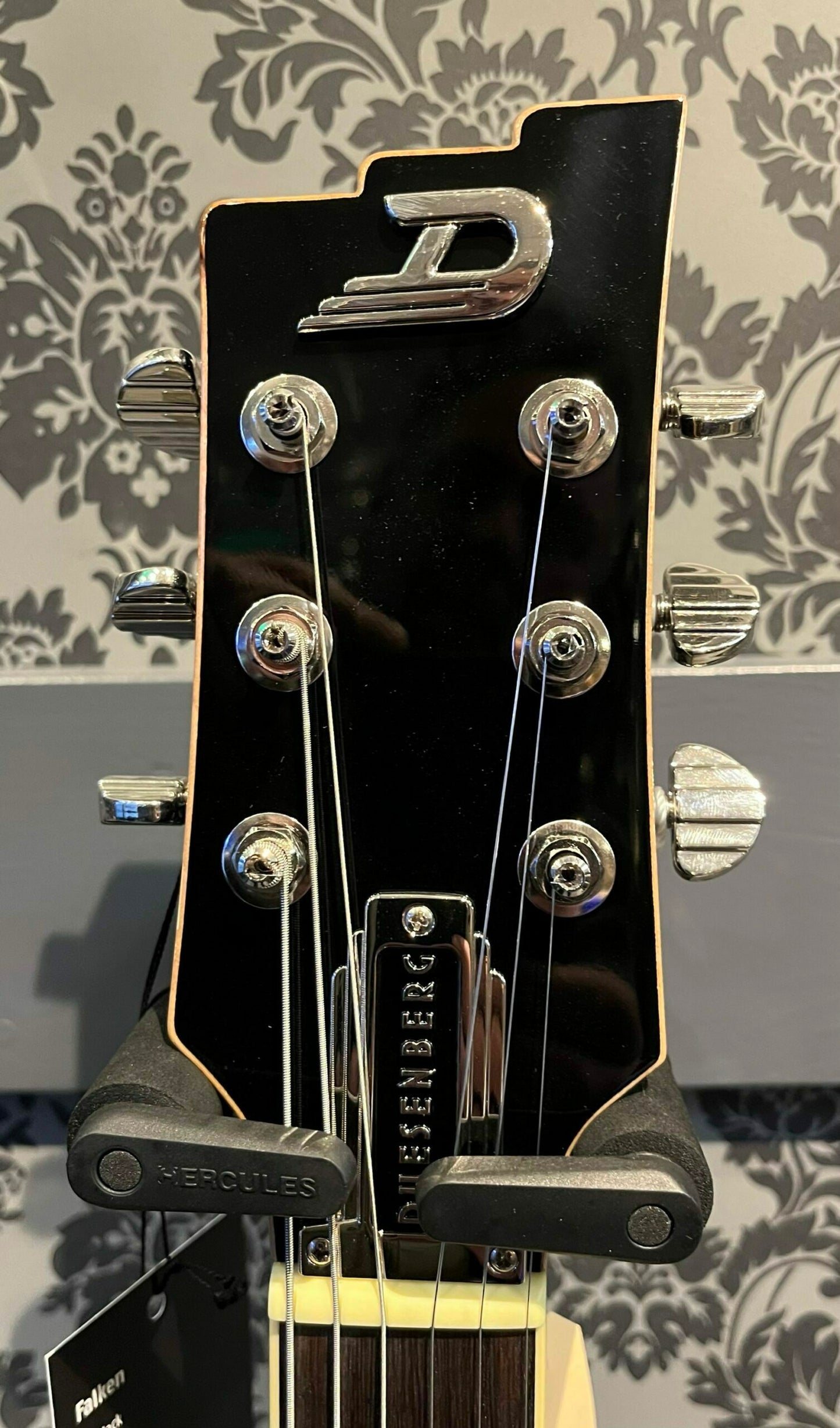 Duesenberg Falken tremolo black Incl. case